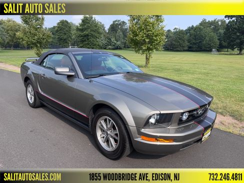 Used 2005 Ford Mustang Premium image 1