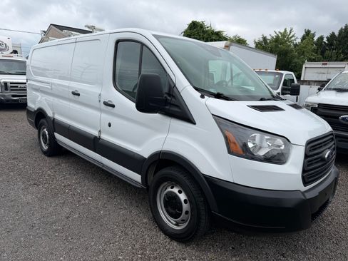 Used 2018 Ford Transit 150 130 Low Roof RWD image 6