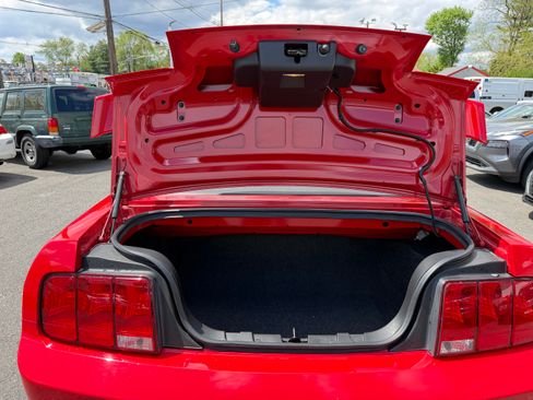 Used 2005 Ford Mustang GT image 40