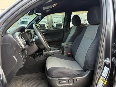 Used 2021 Toyota Tacoma TRD Sport RWD image 13