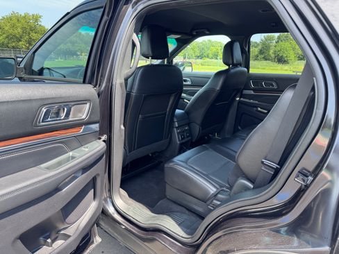 Used 2019 Ford Explorer Limited image 14