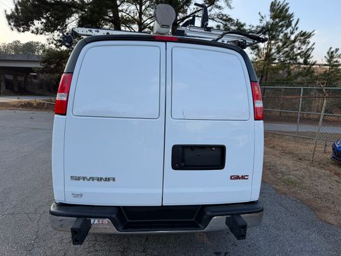 Used 2022 GMC Savana 2500 image 6