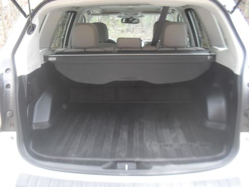 Used 2015 Subaru Forester 2.5i Limited image 9