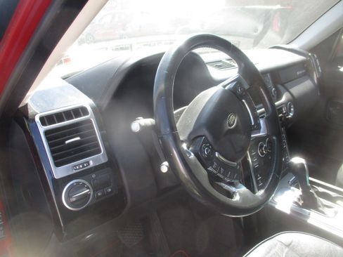 Used 2012 Land Rover Range Rover HSE image 10