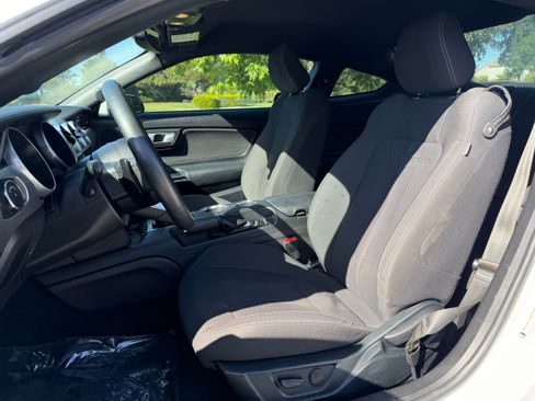 Used 2019 Ford Mustang EcoBoost RWD image 8
