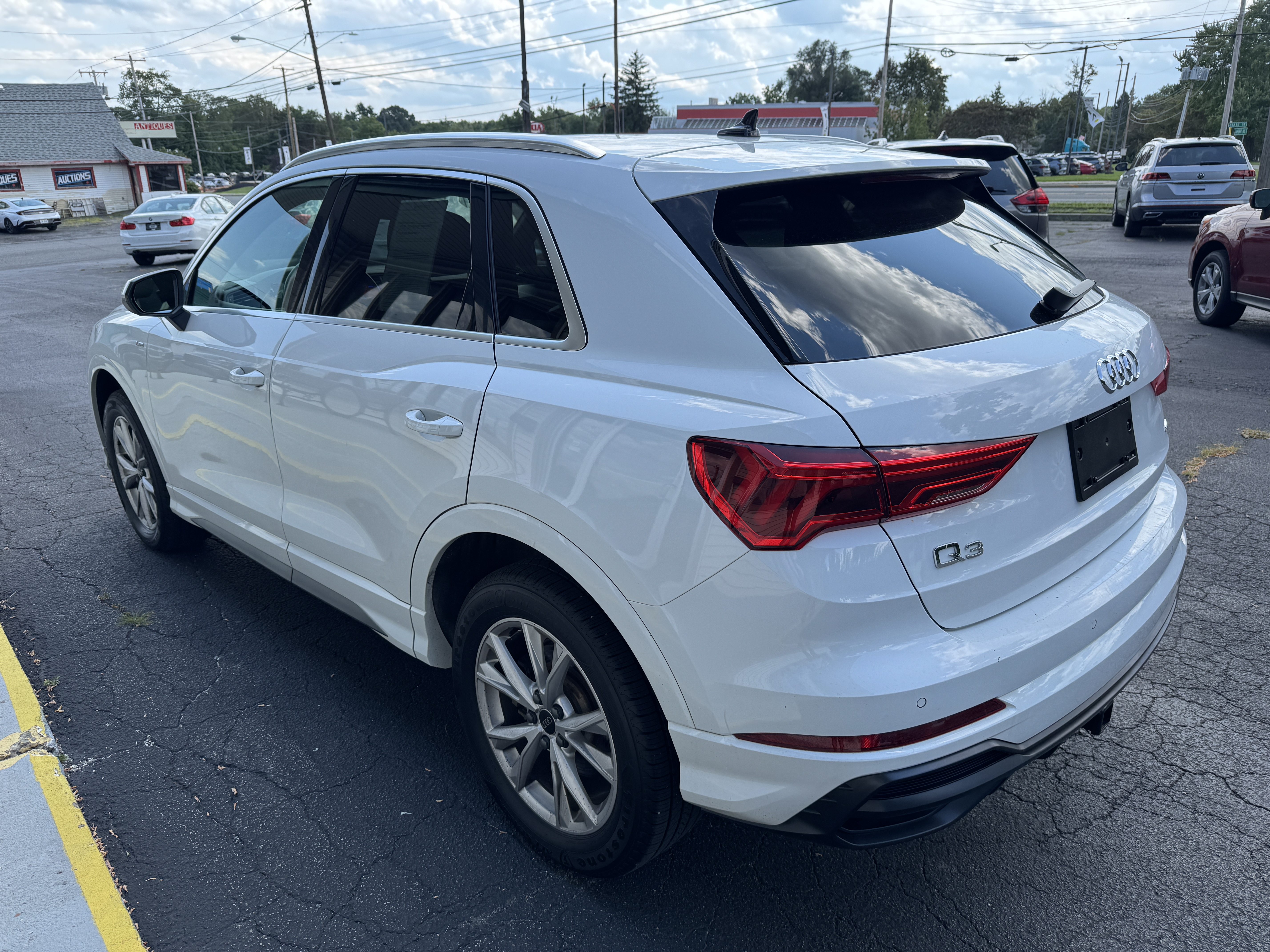Used 2021 Audi Q3 quattro 2.0T Premium w/ S Line AWD/4WD image 4