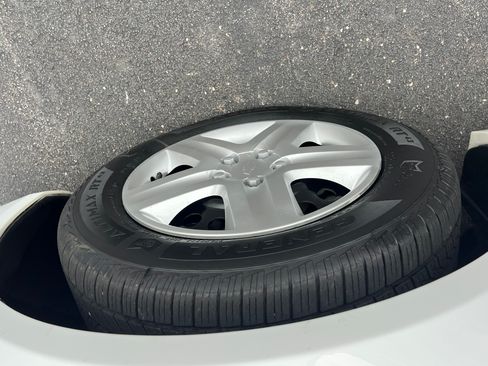 Used 2010 Chevrolet Impala LS FWD image 19