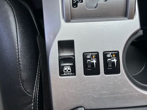 Used 2015 Toyota 4Runner SR5 Premium image 17