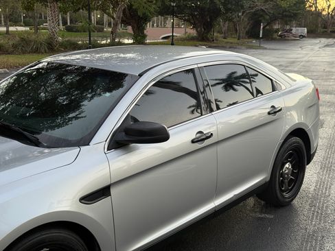 Used 2016 Ford Taurus image 25