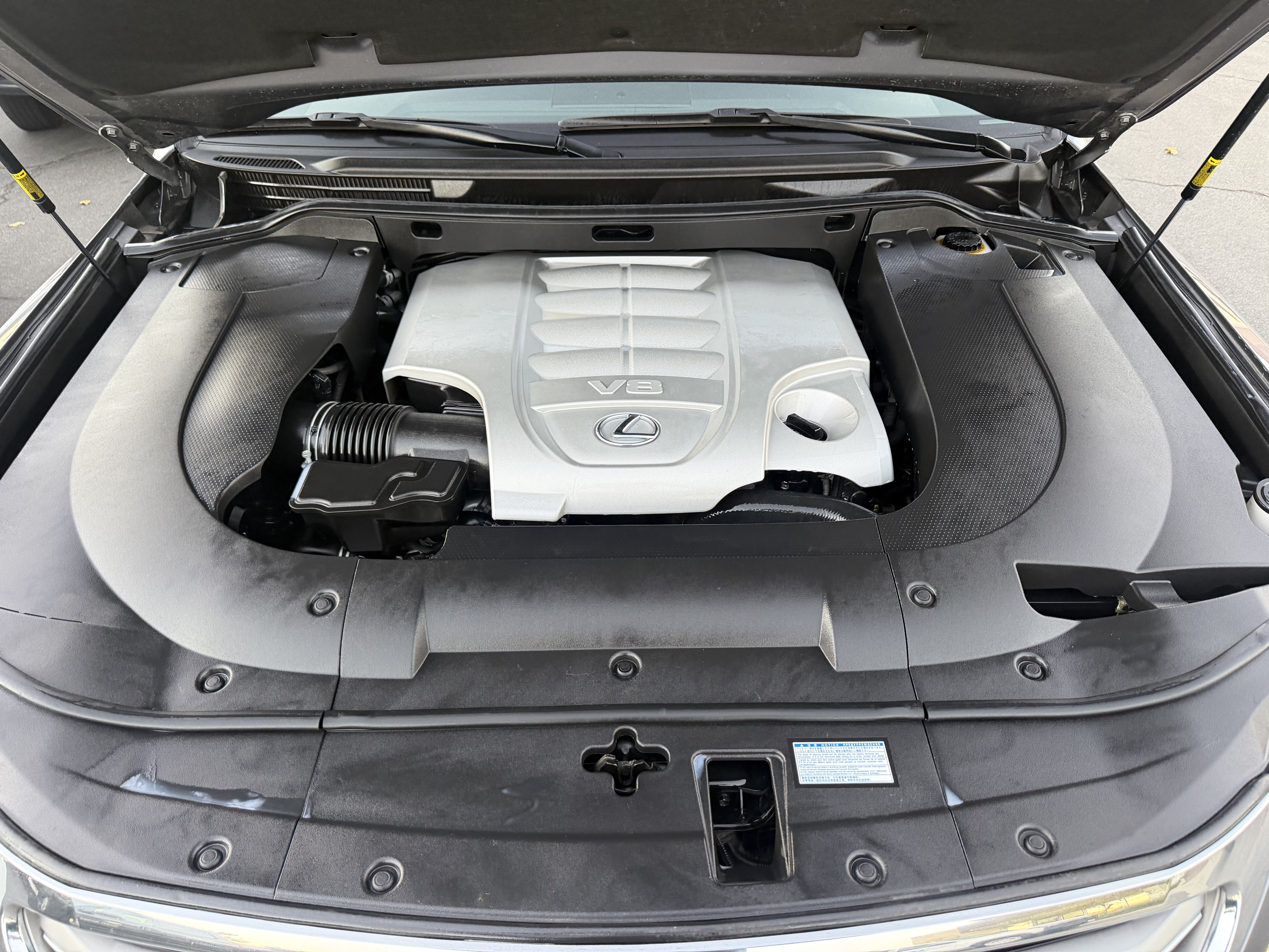 Used 2015 Lexus LX 570 4WD image 47