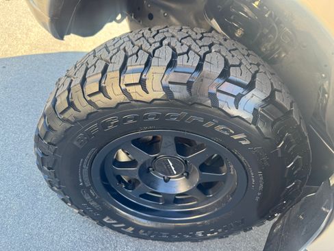 Used 2002 Toyota Sequoia SR5 image 7