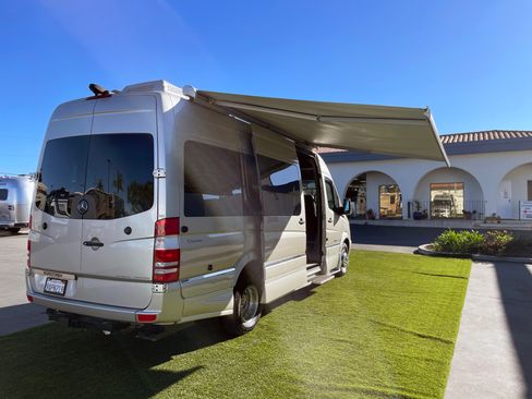 Used 2014 Mercedes-Benz Sprinter 4500 image 10