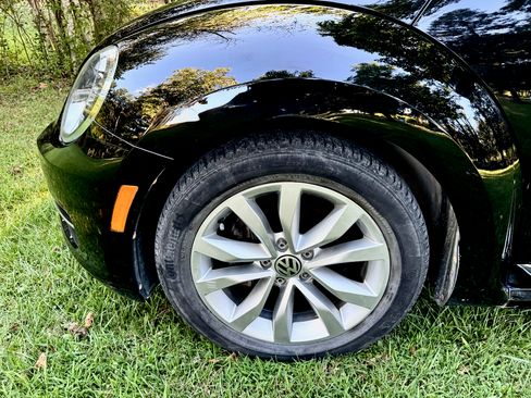 Used 2013 Volkswagen Beetle TDI Convertible FWD image 23