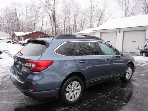 Used 2015 Subaru Outback 2.5i Premium image 12
