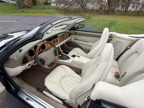 Used 1998 Jaguar XK8 image 23