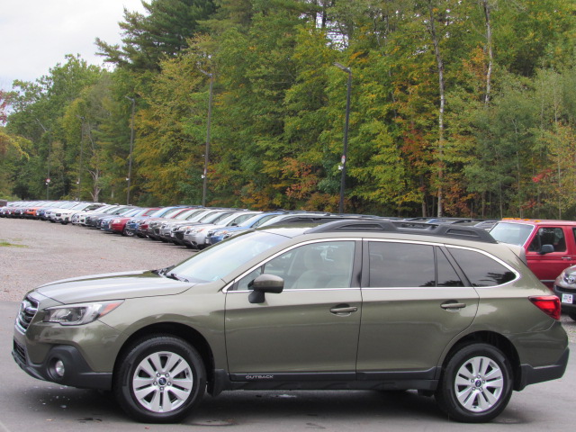 Used 2018 Subaru Outback 2.5i Premium AWD/4WD image 3