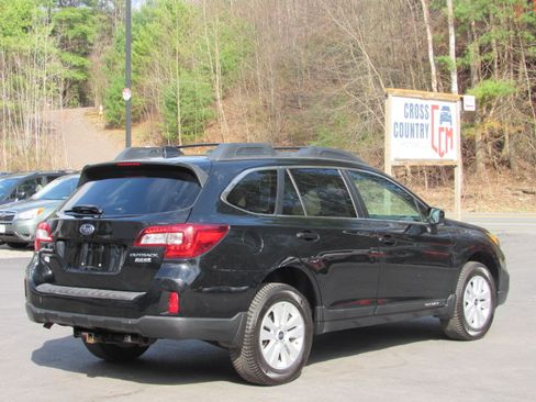 Used 2016 Subaru Outback 2.5i Premium image 7