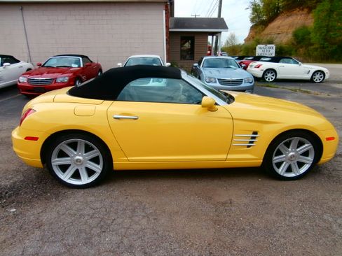 Used 2005 Chrysler Crossfire Limited image 14