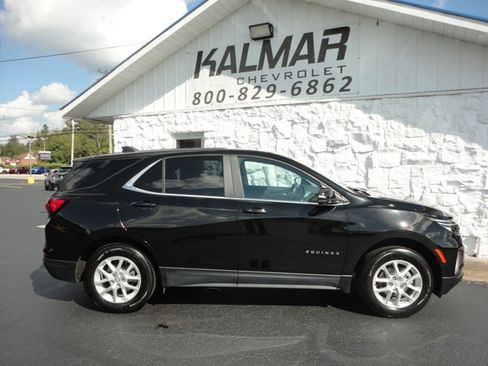 Used 2022 Chevrolet Equinox LT image 2