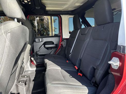 Used 2021 Jeep Wrangler Unlimited Islander image 23