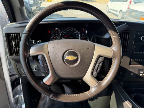 Used 2018 Chevrolet Express 3500 image 14