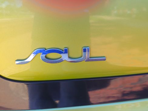 Used 2017 Kia Soul + image 42