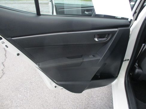 Used 2018 Toyota Corolla LE FWD image 16