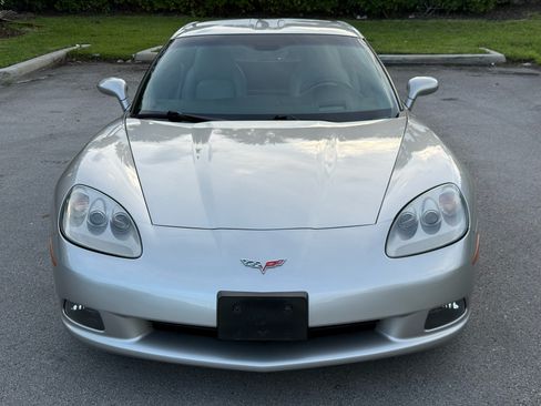 Used 2005 Chevrolet Corvette Coupe RWD image 65