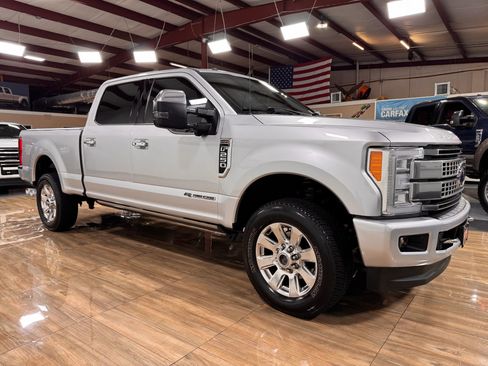 Used 2017 Ford F250 Platinum image 3