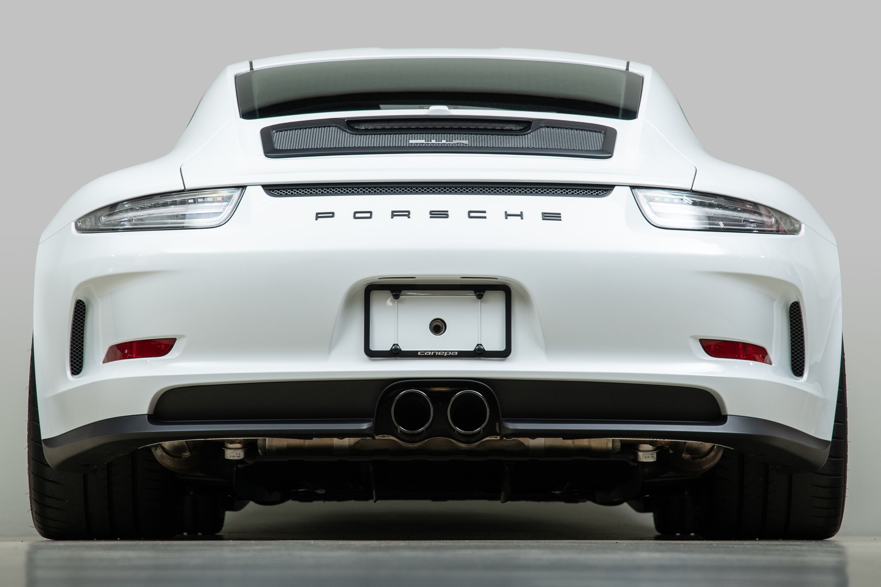 Used 2016 Porsche 911 R RWD image 7