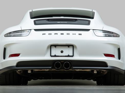 Used 2016 Porsche 911 R RWD image 7