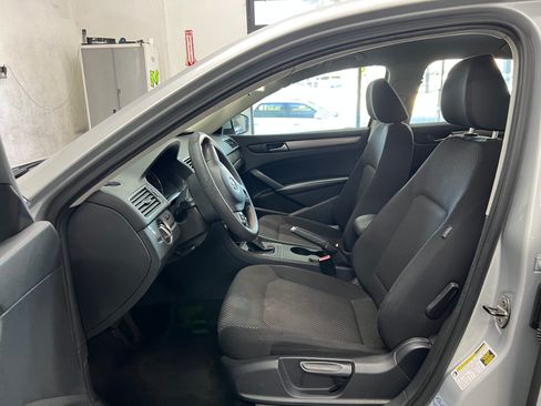 Used 2013 Volkswagen Passat 2.5 S image 14