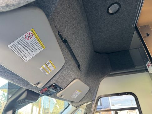 Used 2022 Ford Transit 350 image 17