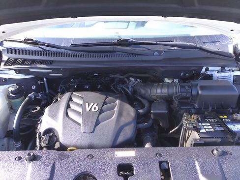 Used 2012 Kia Sedona LX image 34