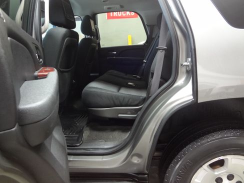 Used 2012 Chevrolet Tahoe LS image 17