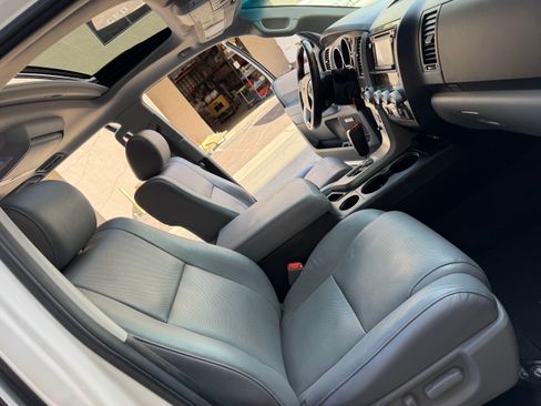 Used 2016 Toyota Sequoia Platinum image 27