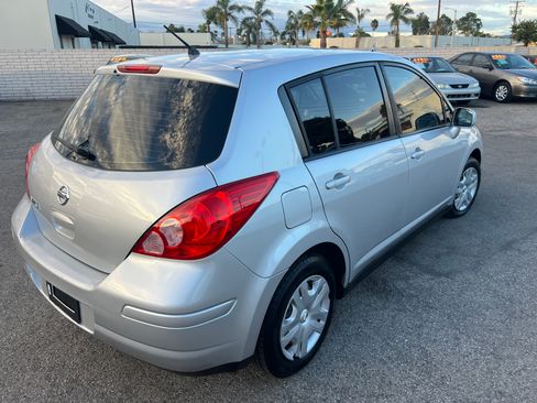 Used 2011 Nissan Versa Hatchback FWD image 10
