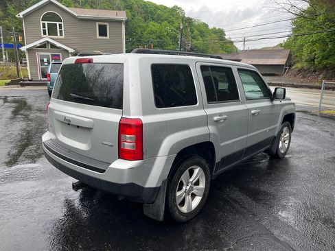 Used 2014 Jeep Patriot 4WD Latitude image 4