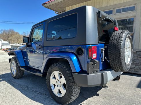 Used 2010 Jeep Wrangler Sahara image 3
