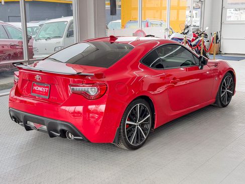 Used 2020 Toyota 86 image 4