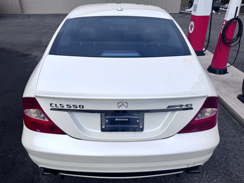Used 2008 Mercedes-Benz CLS 550 image 6