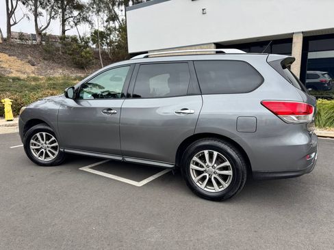 Used 2015 Nissan Pathfinder 4WD image 3