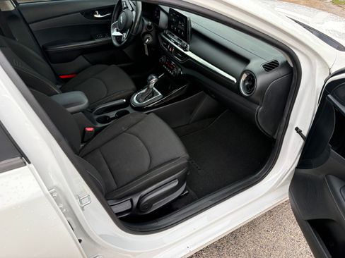 Used 2019 Kia Forte S FWD image 10