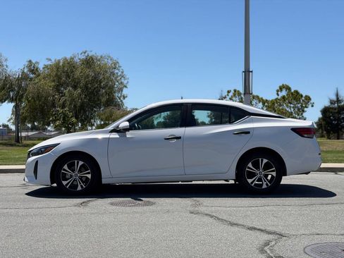 Used 2024 Nissan Sentra S FWD image 2