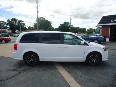 Used 2018 Dodge Grand Caravan GT FWD image 5