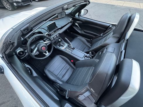 Used 2020 FIAT 124 Spider Lusso Convertible 2D RWD image 10