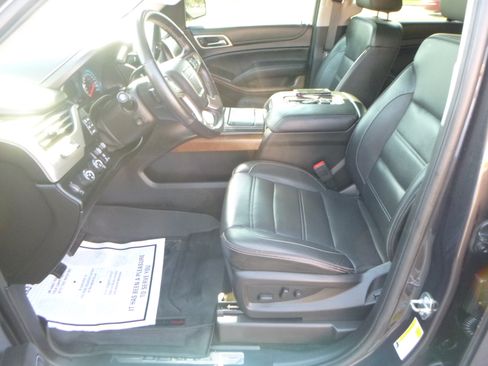 Used 2018 GMC Yukon Denali image 16