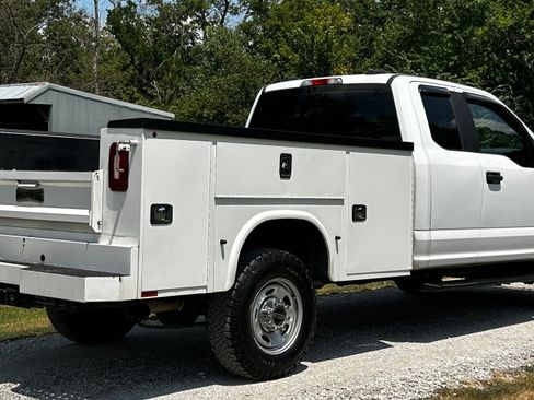 Used 2022 Ford F250 4x4 SuperCab Super Duty image 5