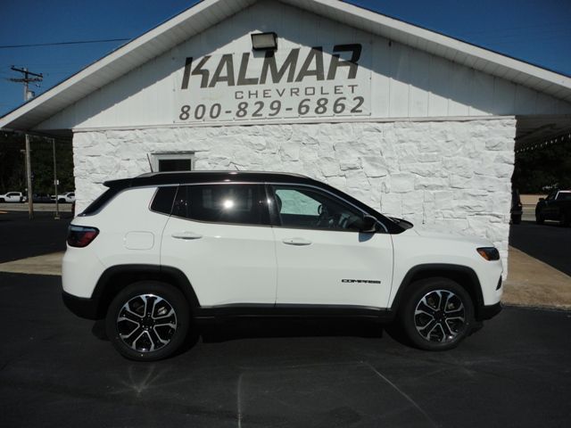 Used 2023 Jeep Compass 4WD Limited image 1