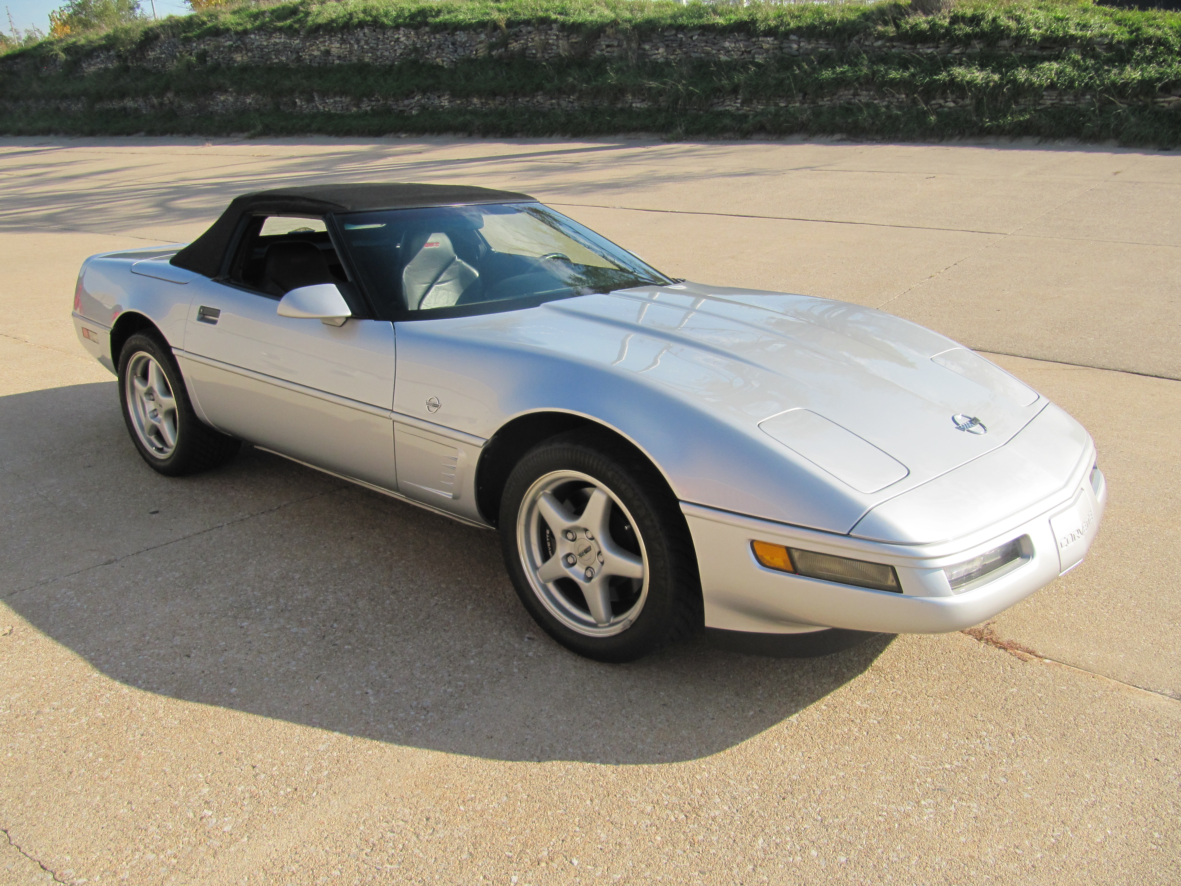 Used 1996 Chevrolet Corvette Convertible RWD image 11